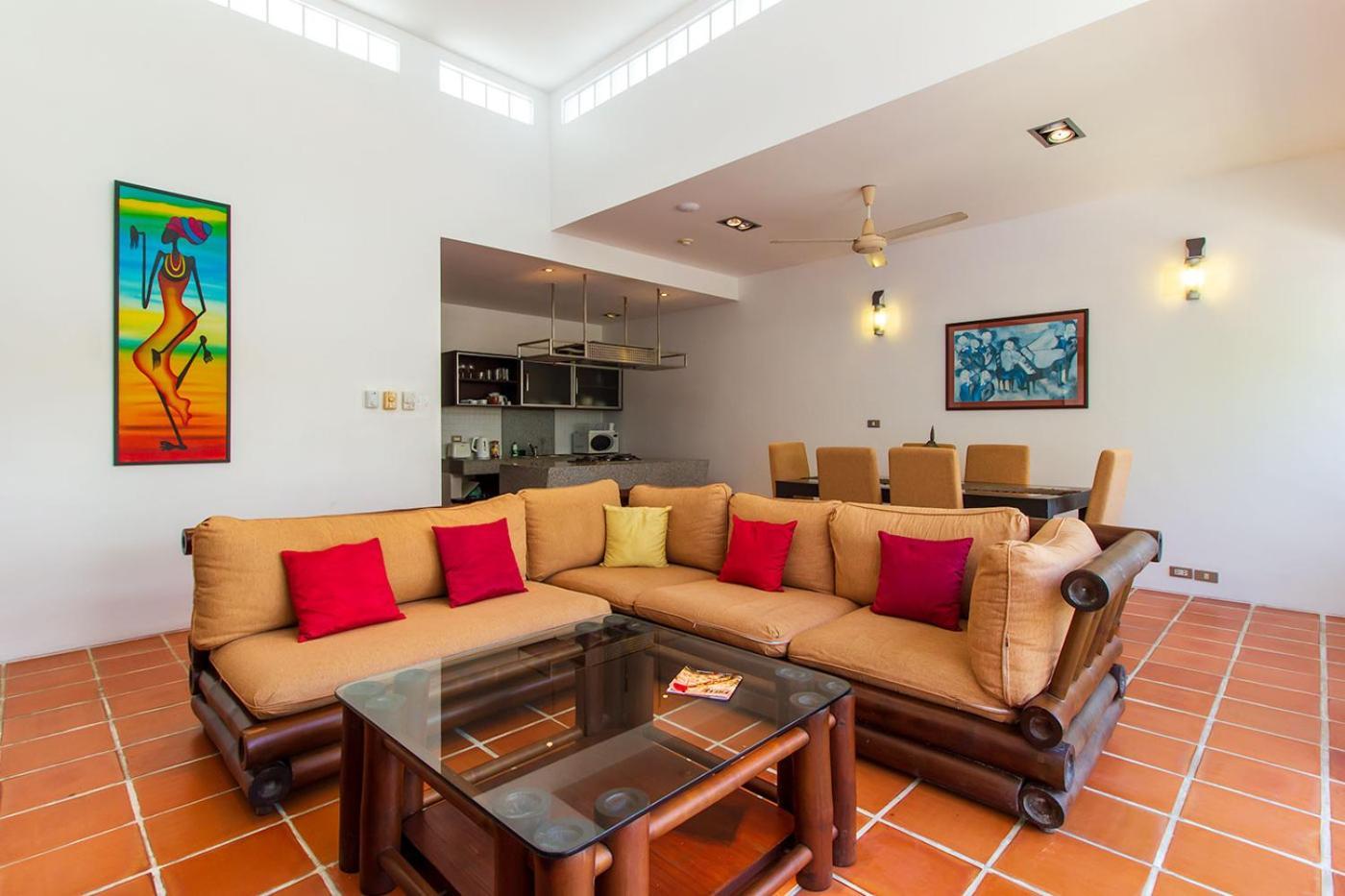 Kamala Hills Serviced Apartments Kamer foto