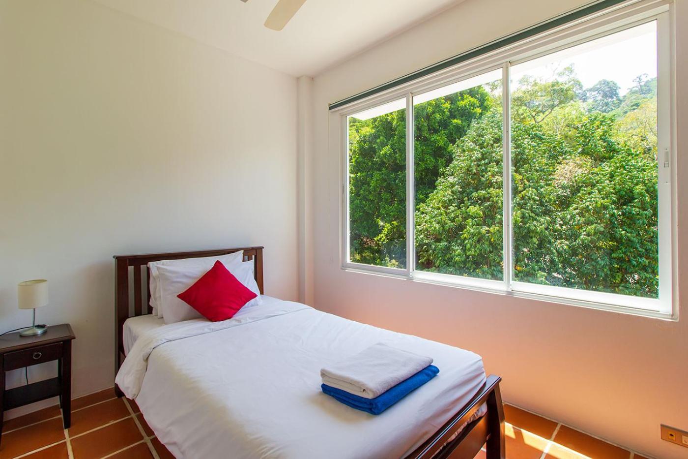 Kamala Hills Serviced Apartments Kamer foto